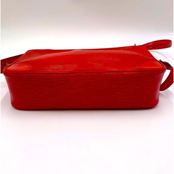 Auth Louis Vuitton Small Textured Epi Red Leather Trocadero Shoulder Bag - Picture 10 of 15